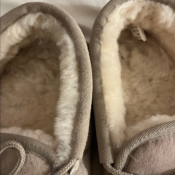 (8/9) Wi Woolies Women’s Suede Shearling Moccasin Slippers - Picture 5 of 7